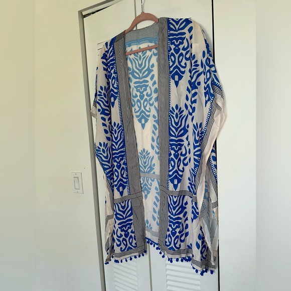 ‼️‼️FINAL SALE‼️‼️Cover up - Picture 2 of 3